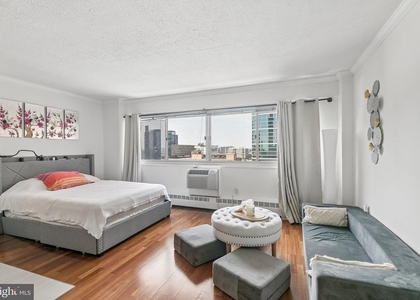 2101 Chestnut Street - Photo 1