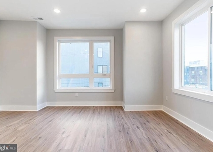 2101 E Huntingdon Street - Photo 1