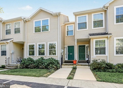 808 Yorkview Drive - Photo 1