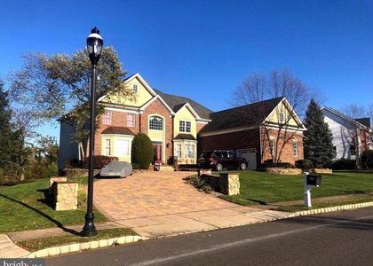 304 Crescent Drive - Photo 1