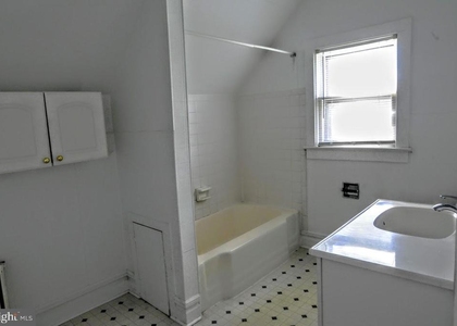 201 Delaware Ave - Photo 1