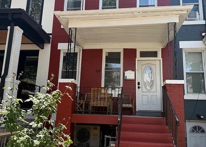 520 Kenyon Street Nw - Photo 1
