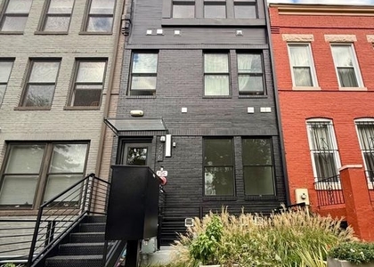 256 Se 15th Street Se - Photo 1