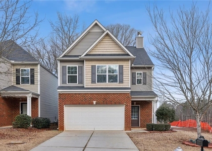 3145 Englewood Drive - Photo 1