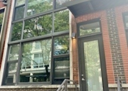 917 N Kingsbury Street - Photo 1