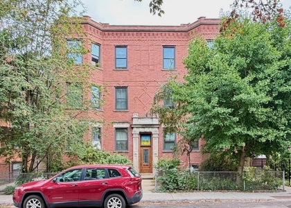 835 N Rockwell Street - Photo 1