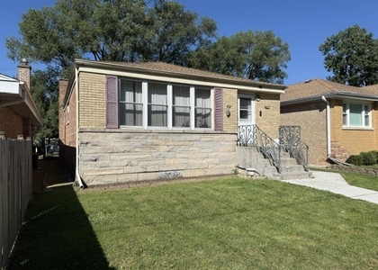 7238 N California Avenue - Photo 1