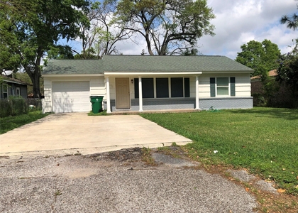 1113 E Miller Street - Photo 1
