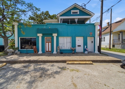 1613 39th Street - Photo 1