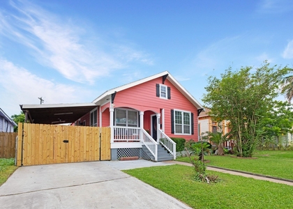 4409 Avenue K - Photo 1