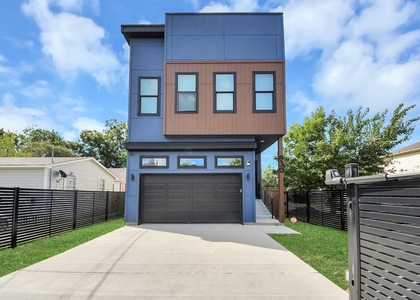 830 E 40th Street - Photo 1