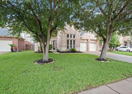 7515 Crescent Lake Court - Photo 1
