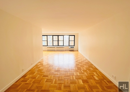 Fourth Avenue - Photo 1