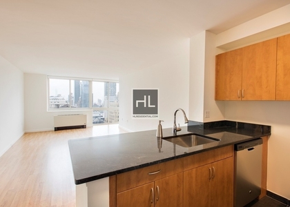 West 38 Street - Photo 1