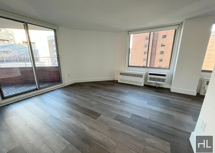 Second Avenue - Photo 1