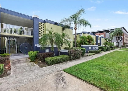 1301 S Howard Avenue - Photo 1