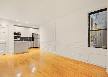  East 70th Street - Photo 1