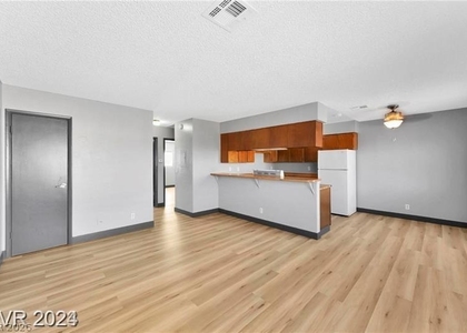 1641 N Lamont Street - Photo 1