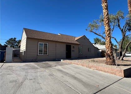 1304 Wengert Avenue - Photo 1