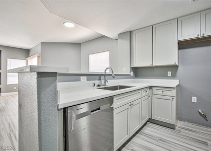 5125 W Reno Avenue - Photo 1