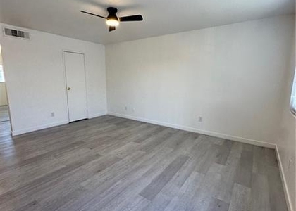 4920 Stanley Avenue - Photo 1