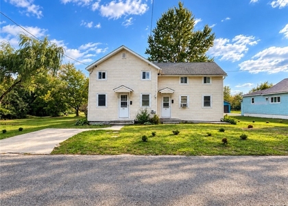 162 Smith Street - Photo 1