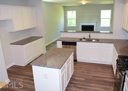 74 Newnan Lakes Drive - Photo 1