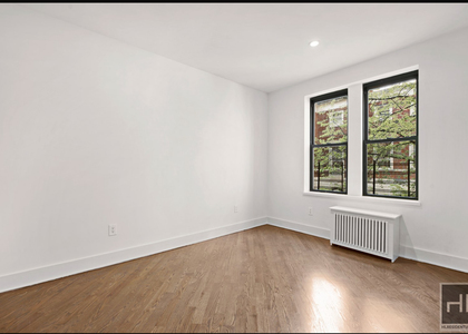 East 70 Street - Photo 1