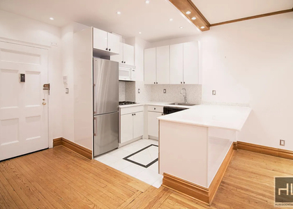 West 58 Street - Photo 1