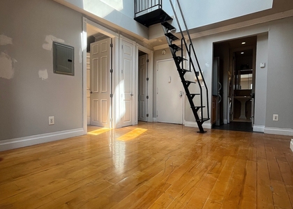 Avenue B - Photo 1