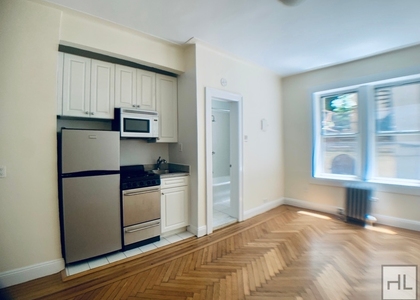 West 13 Street - Photo 1