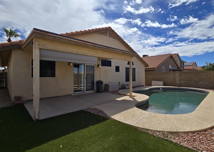11224 W Alice Avenue - Photo 1