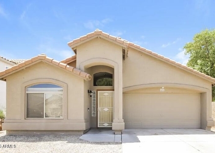 16255 W Moreland Street - Photo 1