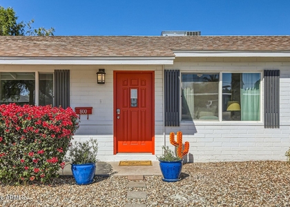 800 W Howe Street - Photo 1