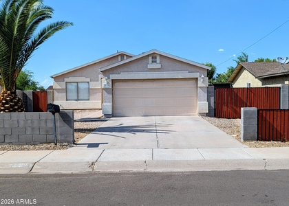 2536 E Mcarthur Drive - Photo 1