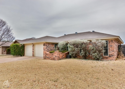 2733 Melissa Lane - Photo 1