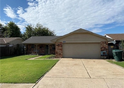 600 Oak Creek Drive - Photo 1