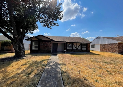 1204 Ross Lane - Photo 1