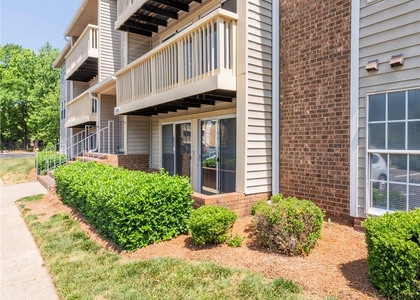 1624 Arlyn Circle - Photo 1