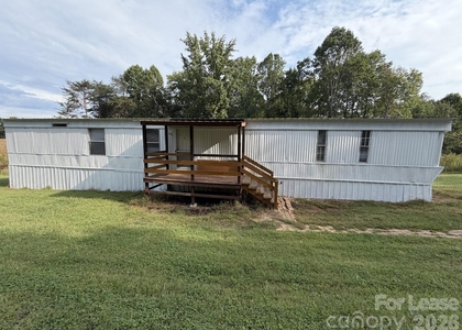 118 Ricks Lane - Photo 1