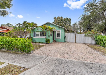 524 50th Street - Photo 1