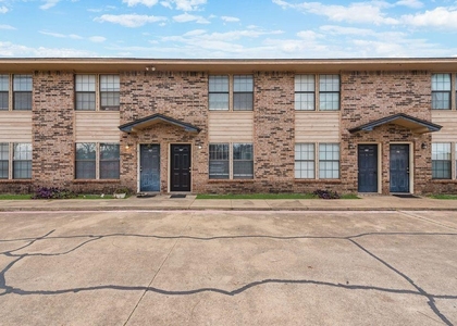600 Grand - Photo 1