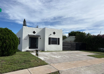 445 Maddock Street - Photo 1