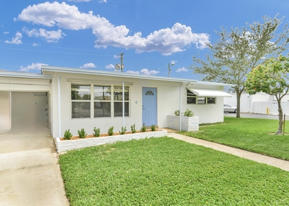 8 Ne 15th Avenue - Photo 1