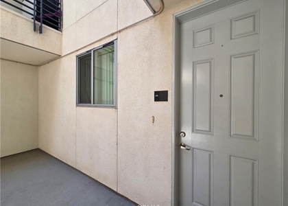 1836 Sichel Street - Photo 1