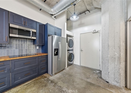 825 E 4th - Photo 1