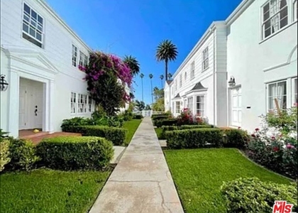 423 W Ocean Avenue - Photo 1
