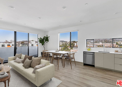 521 N Gramercy Place - Photo 1