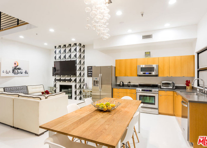 815 Hampton Drive - Photo 1