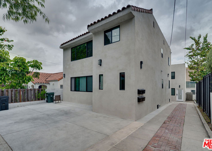 9024 Phyllis Avenue - Photo 1